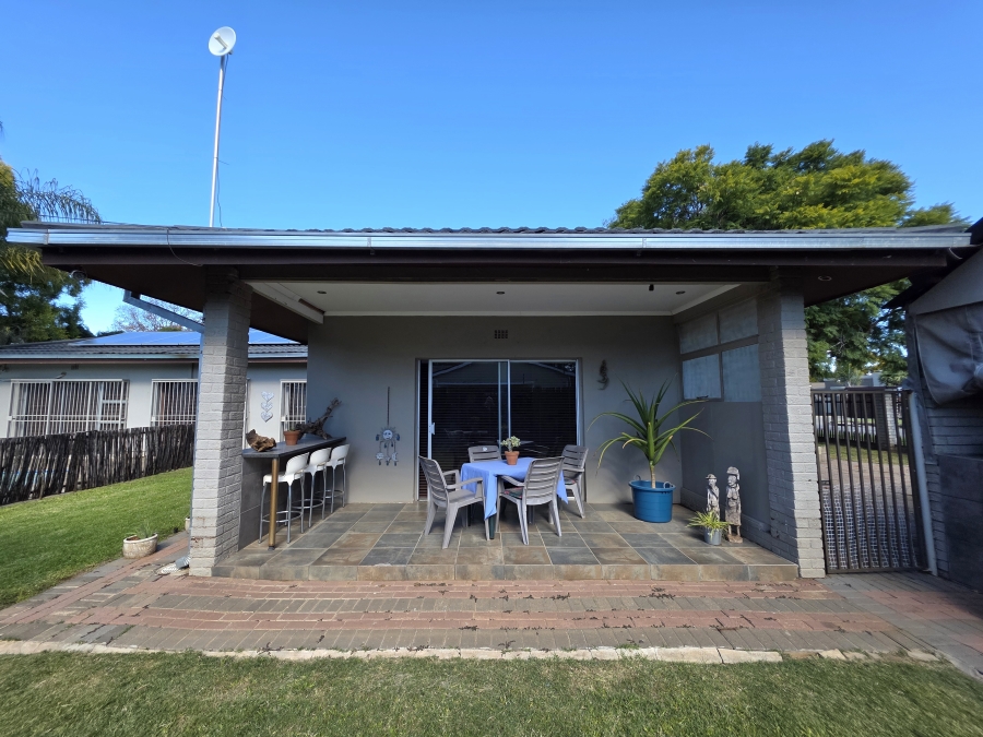 4 Bedroom Property for Sale in Jan Cillierspark Free State